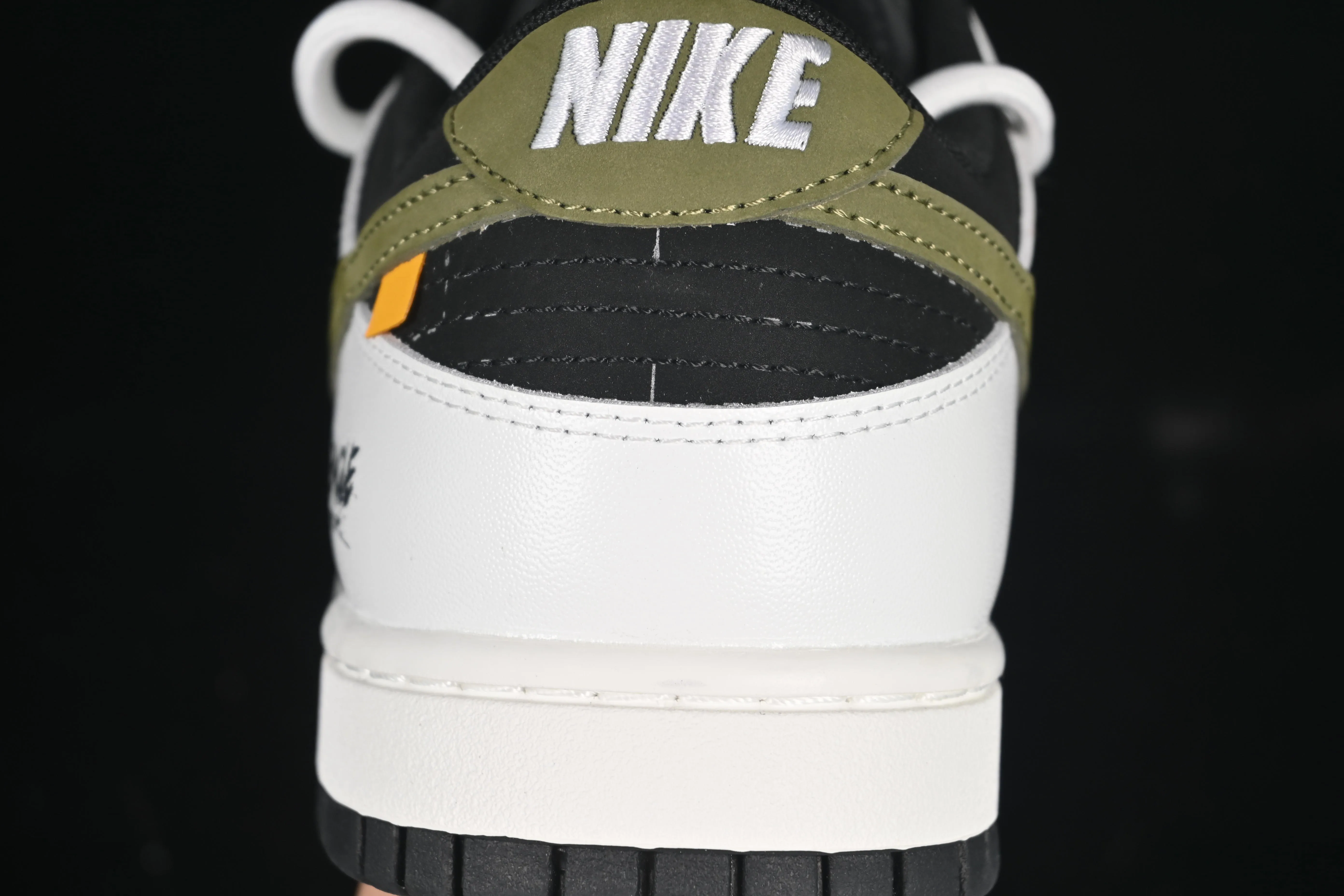 All categories Nk SB Dunk Series Nk SB Dunk Low High-end customized low-top sneakers Nike SB Dunk Low "Just Do It" Strap anniversary high-end customized low-top casual sneakers WG0414-024